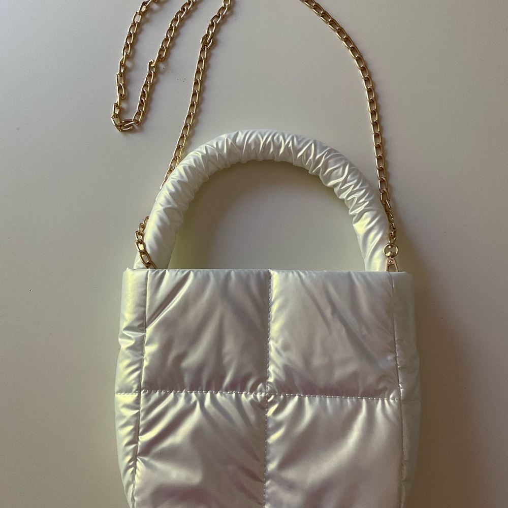 NEW Puffy Nylon Bag Quilted Puffer Small Bucket Chain Straps Iridescent White